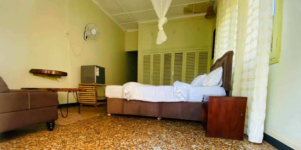 Afro Smile Hotel And Guest House-Джінджа Екстер'єр фото