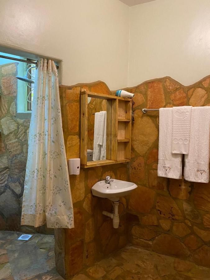 Afro Smile Hotel And Guest House-Джінджа Екстер'єр фото