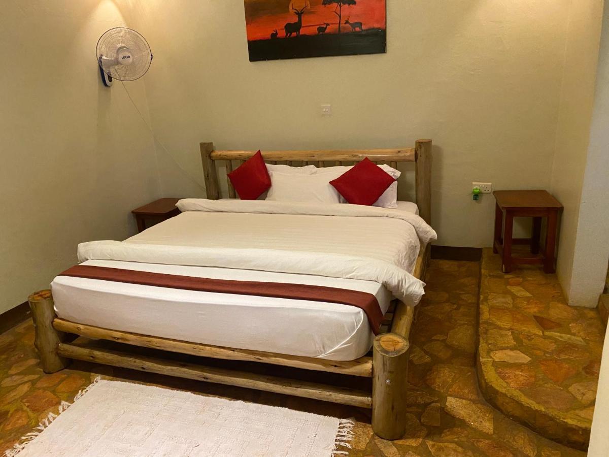 Afro Smile Hotel And Guest House-Джінджа Екстер'єр фото