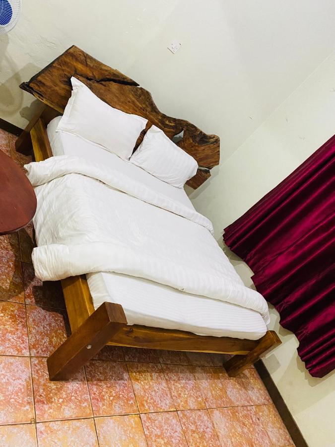 Afro Smile Hotel And Guest House-Джінджа Екстер'єр фото