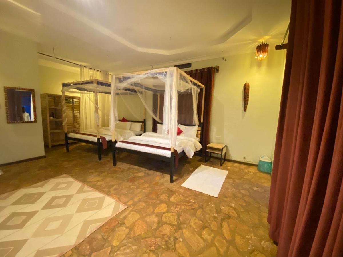 Afro Smile Hotel And Guest House-Джінджа Екстер'єр фото